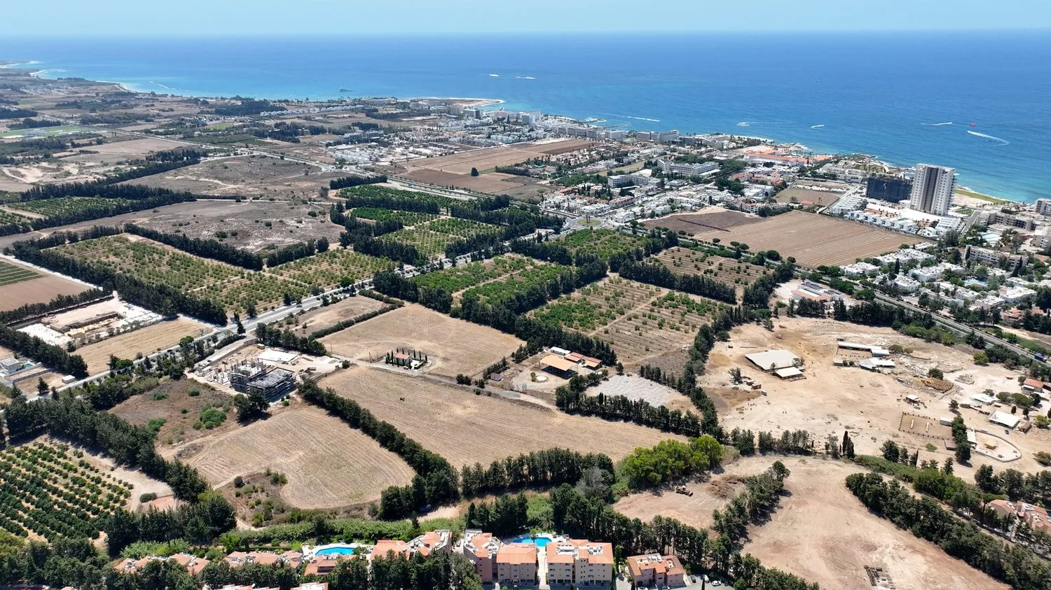 מבט אווירי על סביבת הפרויקט בפאפוס
